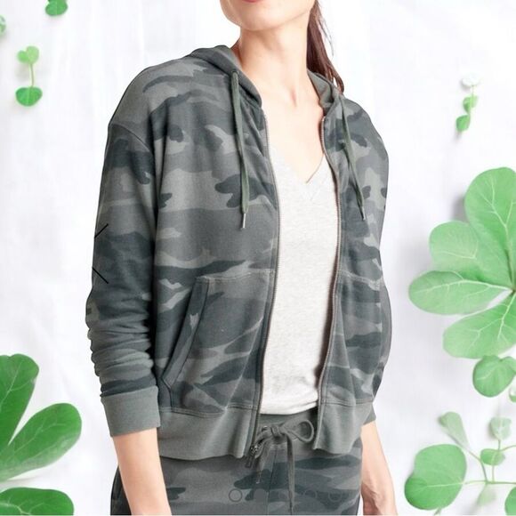 New with Tags Splendid Olive Brown Camo Zip Up Hoodie Size Medium - Picture 1 of 10